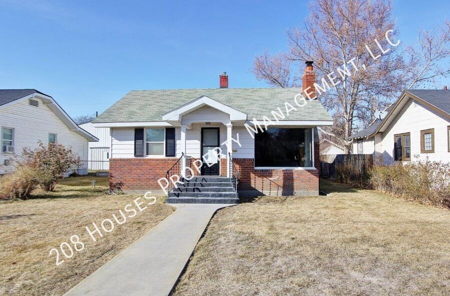 1011 15th Ave S in Nampa, ID - Building Photo