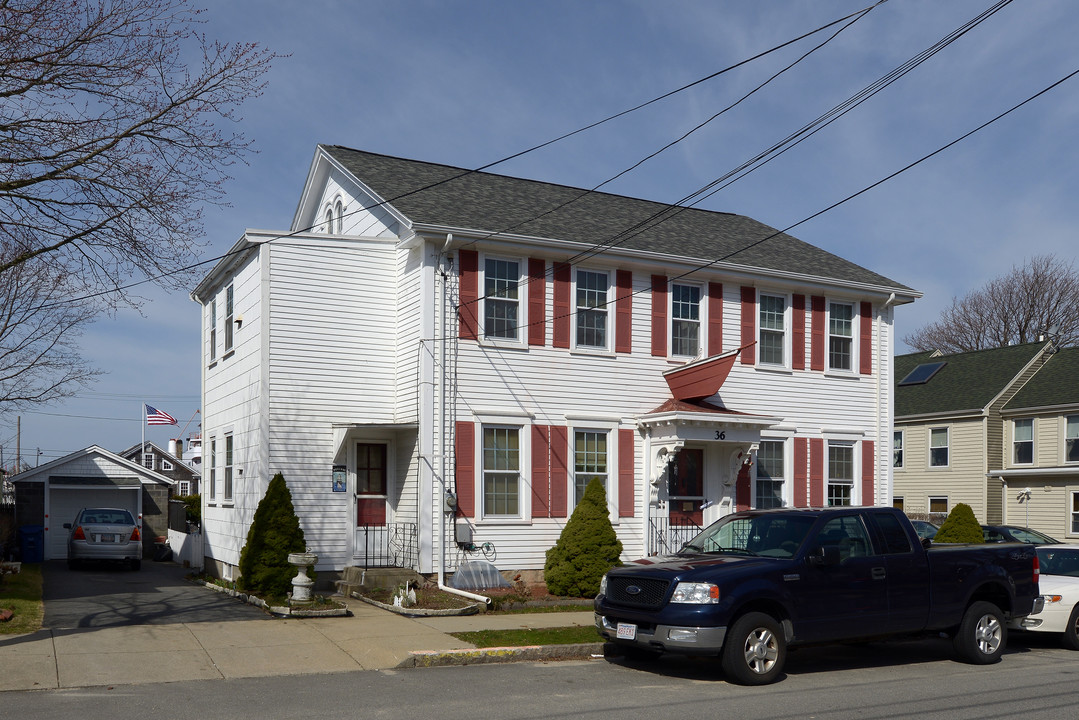 36 Middle St in Fairhaven, MA - Building Photo