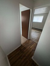 14815 Euclid Ave in East Cleveland, OH - Foto de edificio - Building Photo