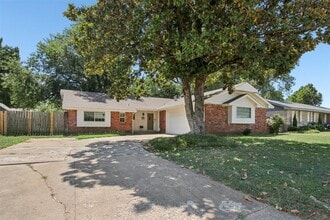 1428 Aladdin St in Norman, OK - Building Photo - Building Photo