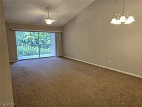 605 Squire Cir in Naples, FL - Building Photo - Building Photo