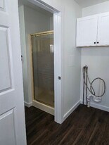 16 Park Ave in Newport, ME - Building Photo