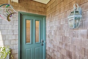 1145 Majors Pond Path in Orient, NY - Building Photo