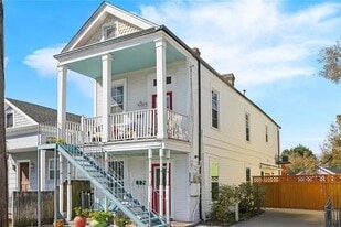 1324 Cambronne St in New Orleans, LA - Building Photo