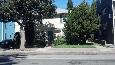 1347 E 3rd St in Long Beach, CA - Foto de edificio - Building Photo