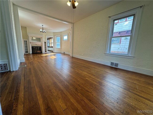 401 Parkside Ave in Buffalo, NY - Building Photo - Building Photo