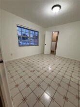 958 E 21st St in Hialeah, FL - Building Photo - Building Photo