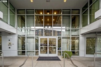 1310 NW Naito Pkwy in Portland, OR - Building Photo - Building Photo