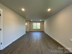 130 18th St NW in Hickory, NC - Building Photo - Building Photo