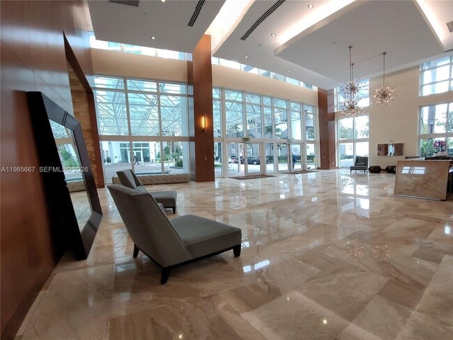 31 SE 5th St in Miami, FL - Foto de edificio - Building Photo