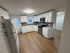 157 Marine Dr, Unit Right unit in Buffalo, NY - Building Photo - Building Photo