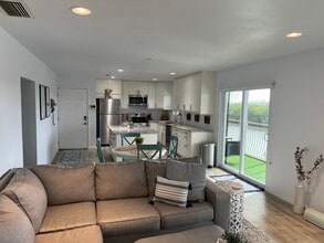 8815 Bay Pointe Dr, Unit C205 in Tampa, FL - Foto de edificio - Building Photo