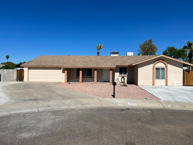 3808 W Malapai Dr in Phoenix, AZ - Building Photo - Building Photo