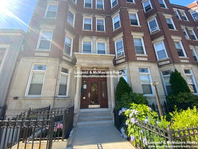 50 Queensberry St, Unit 2