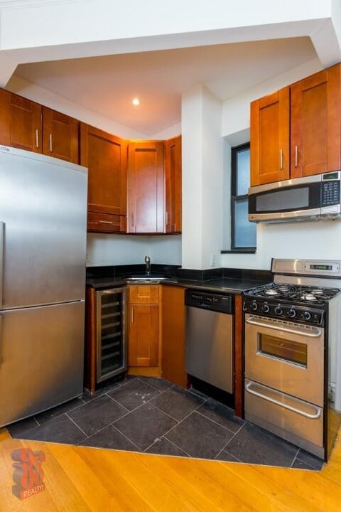 20 Prince St in New York, NY - Building Photo