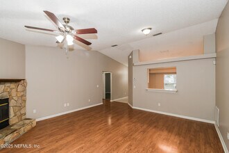 8155 Teaticket Dr in Jacksonville, FL - Building Photo - Building Photo