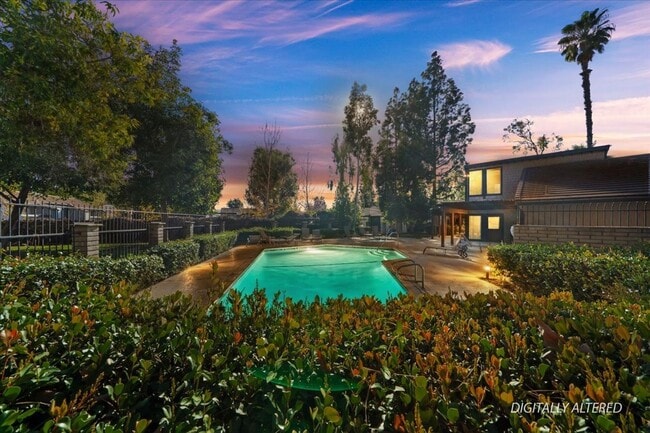 5467 Vía Del Tecolote