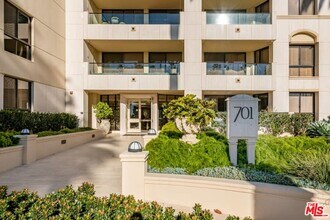 701 Ocean Ave in Santa Monica, CA - Building Photo - Building Photo