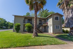 785 Kerryjen Ct in Redding, CA - Building Photo