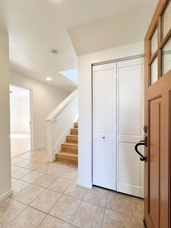 162 Valley Oak Dr in Napa, CA - Building Photo - Building Photo