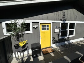 844 Phoenix St NE in Olympia, WA - Building Photo