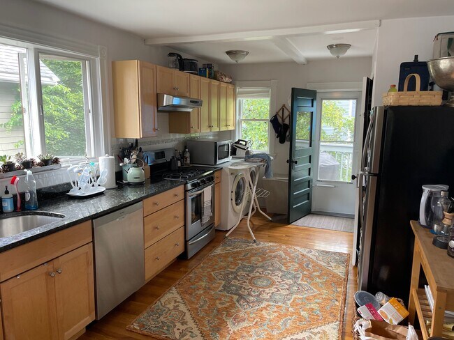 17 Milton St, Unit 2