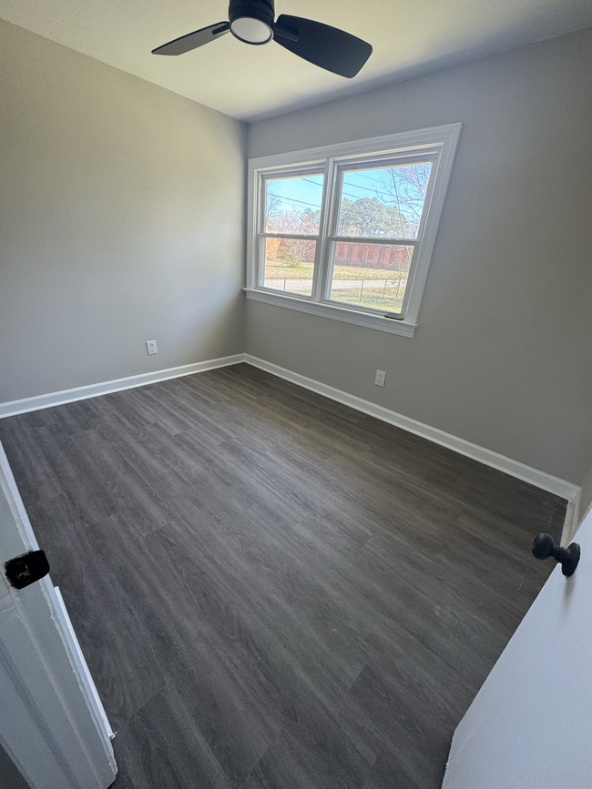 501 S Dennis St in Enfield, NC - Building Photo - Building Photo