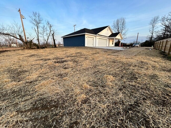 3805 Creswell Dr in Joplin, MO - Building Photo - Building Photo