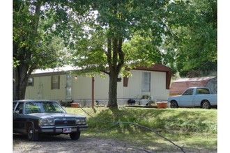 8701 Happy Valley Rd in Cave City, KY - Building Photo - Building Photo