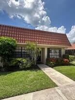 19029 US Hwy 19 N in Clearwater, FL - Building Photo