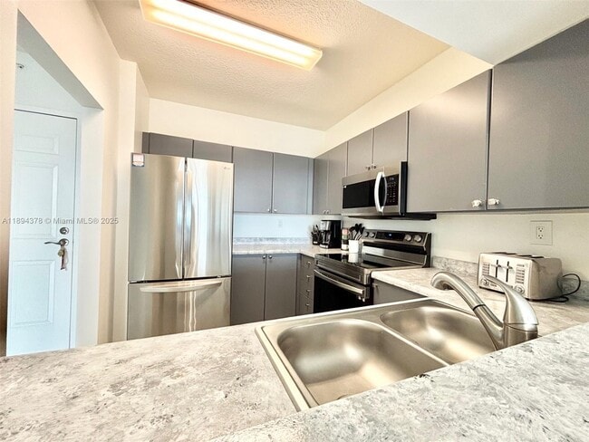 3020 NE 32nd Ave in Fort Lauderdale, FL - Building Photo - Building Photo