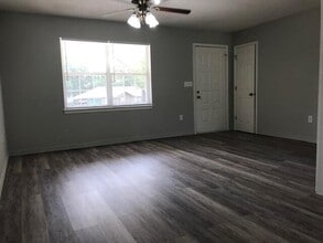 5825 Reinke Dr in Crestview, FL - Building Photo - Building Photo