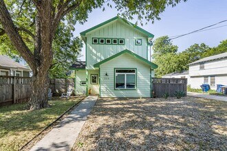209 E 52nd St in Austin, TX - Building Photo - Building Photo