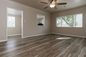 8217 Corbin Ave in Los Angeles, CA - Building Photo - Building Photo