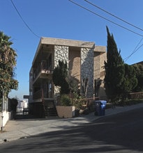 740 N Hill Pl in Los Angeles, CA - Foto de edificio - Building Photo