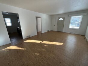 213 45th St in Moline, IL - Building Photo - Building Photo