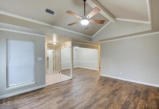5806 Hollyhock Ln in Bossier City, LA - Building Photo - Building Photo