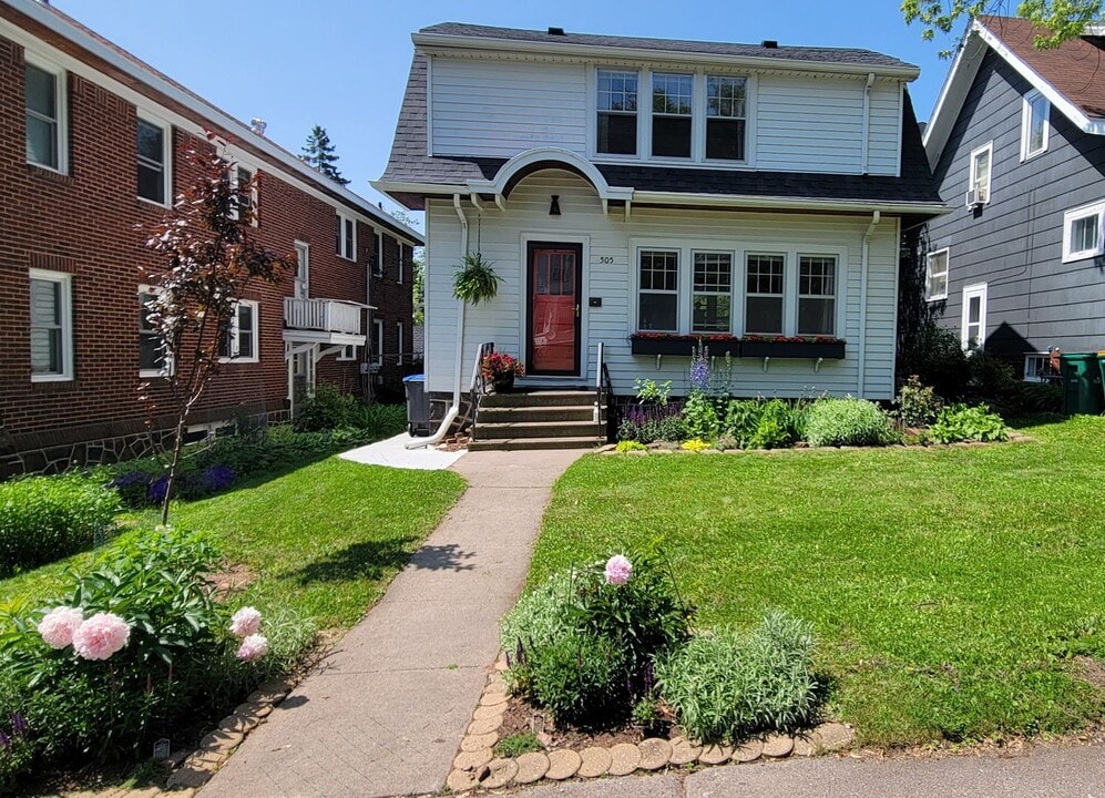 505 N 16th Ave E in Duluth, MN - Building Photo