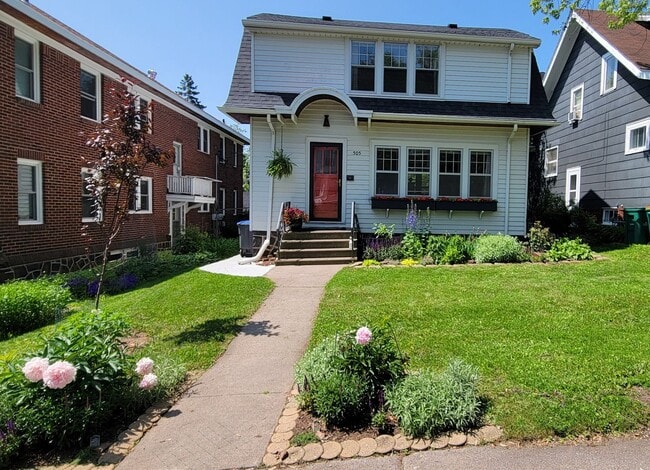 property at 505 N 16th Ave E