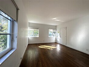 969 Bay Dr in Miami, FL - Building Photo - Building Photo