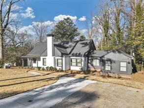 1571 Blvd Lorraine SW in Atlanta, GA - Building Photo - Building Photo