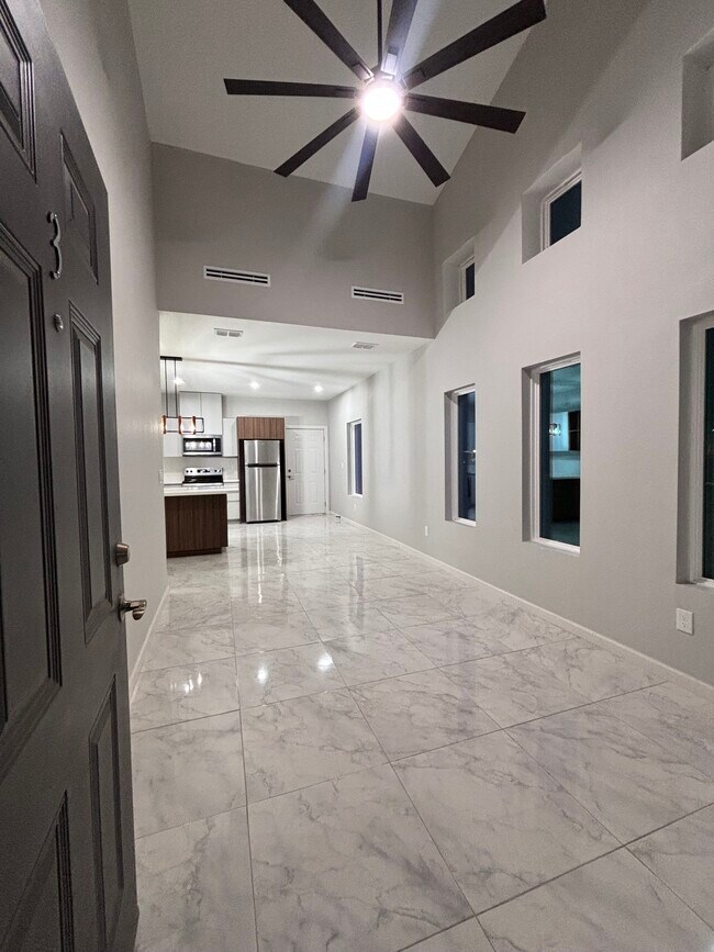 703 Pedro St, Unit 3 in Mission, TX - Building Photo - Building Photo