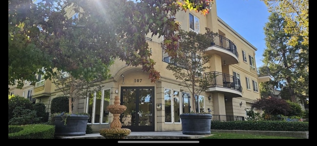 107 El Camino Real, Unit #204 in Burlingame, CA - Building Photo - Building Photo