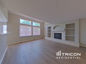 18207 E Baker Pl in Aurora, CO - Building Photo - Building Photo