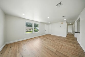 155 Montgomery St in Goshen, NY - Building Photo - Building Photo