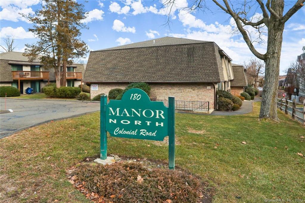 180 Colonial Rd in Stamford, CT - Building Photo