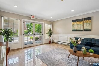 420 Passaic St, Unit 2H in Hackensack, NJ - Building Photo - Building Photo