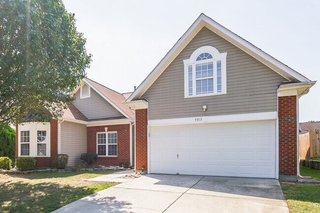 5811 Briggs Dr in Charlotte, NC - Building Photo - Building Photo