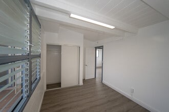 1957 Hoohai St in Pearl City, HI - Building Photo - Building Photo