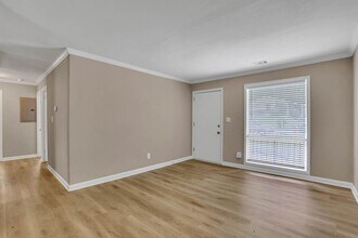 4087 Snapfinger Way in Decatur, GA - Building Photo - Building Photo